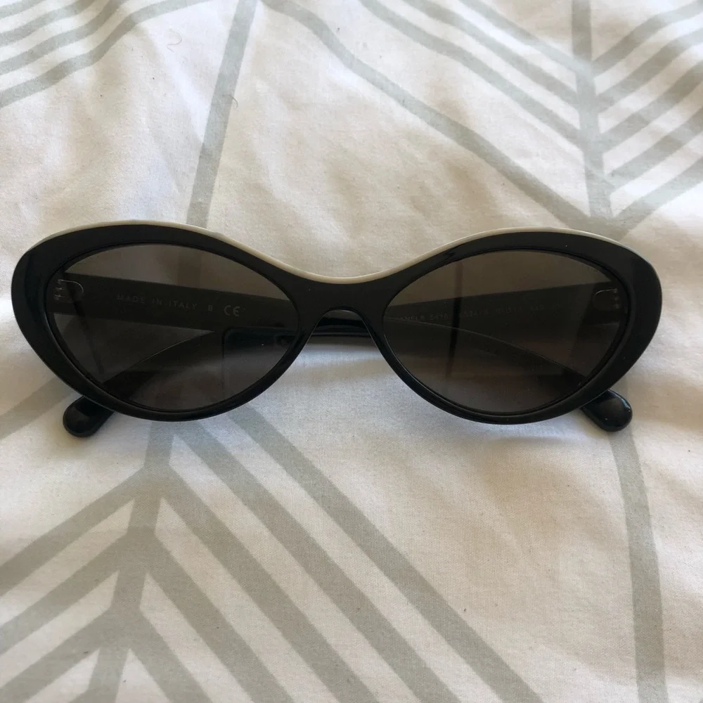 CHANEL | Accessories | Soldauthentic Chanel 546 Oval Black Logo